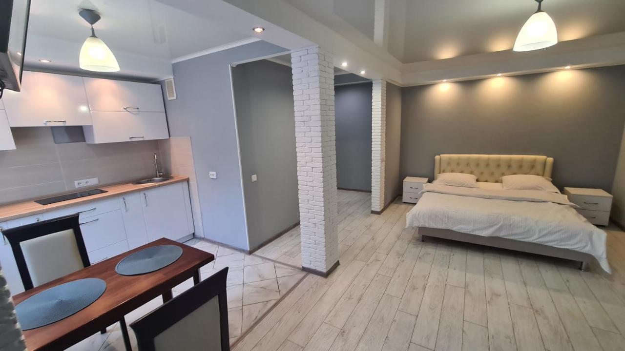 Apartaments On Vulytsia Heroiv Ato 32 Krzywy Róg Zewnętrze zdjęcie