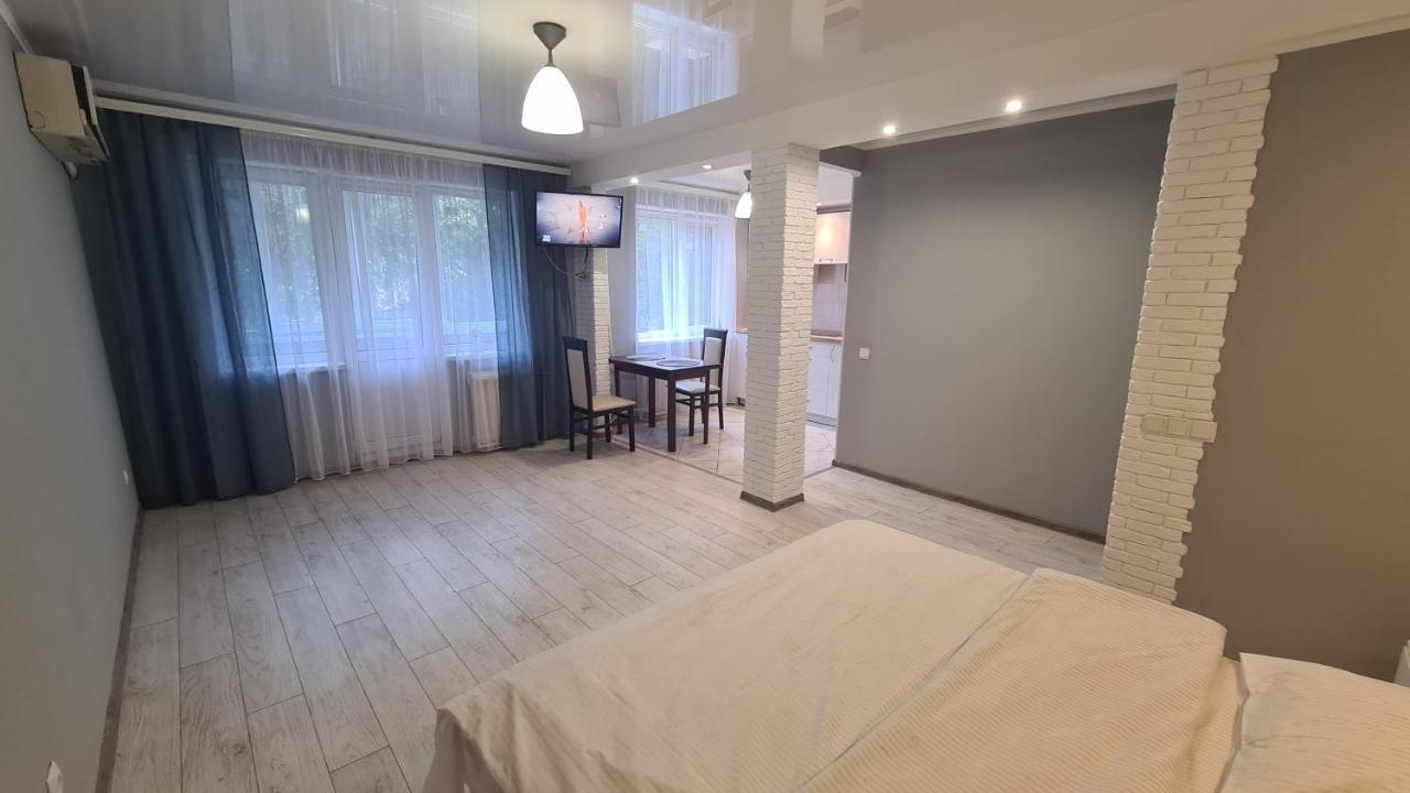 Apartaments On Vulytsia Heroiv Ato 32 Krzywy Róg Zewnętrze zdjęcie