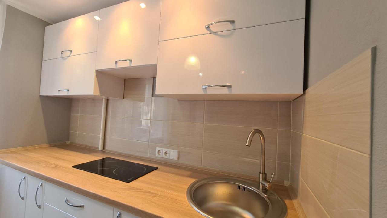 Apartaments On Vulytsia Heroiv Ato 32 Krzywy Róg Zewnętrze zdjęcie