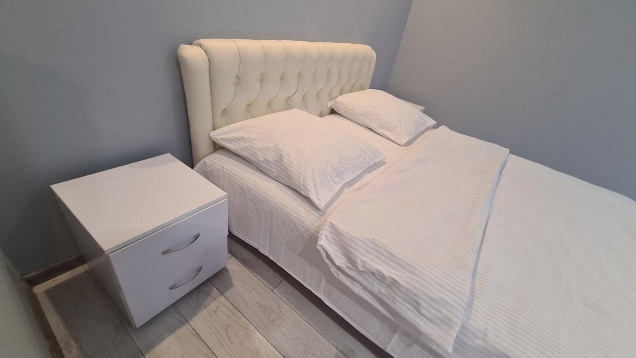 Apartaments On Vulytsia Heroiv Ato 32 Krzywy Róg Zewnętrze zdjęcie
